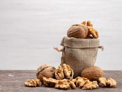 Soaked Walnuts: सर्दियों में सुबह खाली पेट खाएं भीगे हुए अखरोट, मिलेंगे ये 5 जबरदस्त फायदे