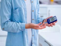 ब्लड शुगर लेवल रहेगा हमेशा नॉर्मल, डाइट में शामिल करें ये 4 विंटर फ्रूट्स