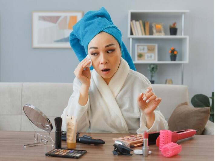 Effects Of Cosmetic Products: Myths And Facts | TheHealthSite.com