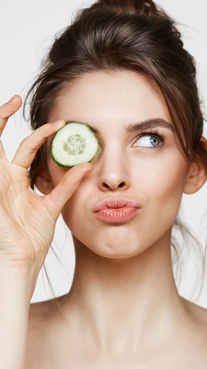 आंखों की खूबसूरती बढ़ाए ये चीजें