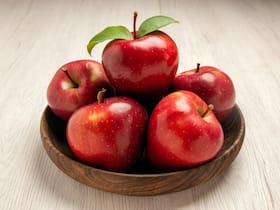 Diet Tips: सेब से लेकर चाय-कॉफी तक, जानिए इन 10 फूड्स के सेवन करने का सही समय और फायदे