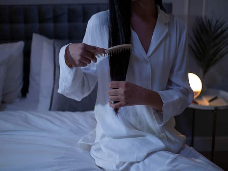 Are You Brushing Your Hair In The Right Way?