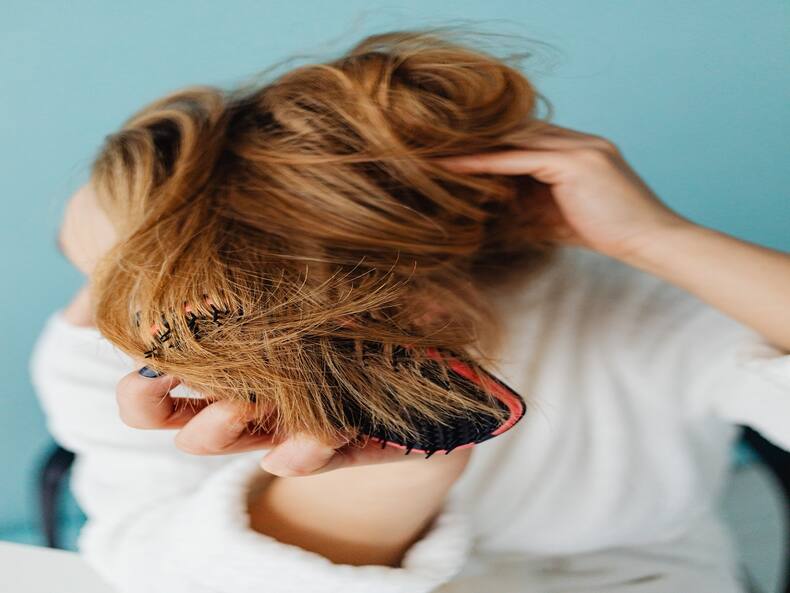 Are You Brushing Your Hair In The Right Way?
