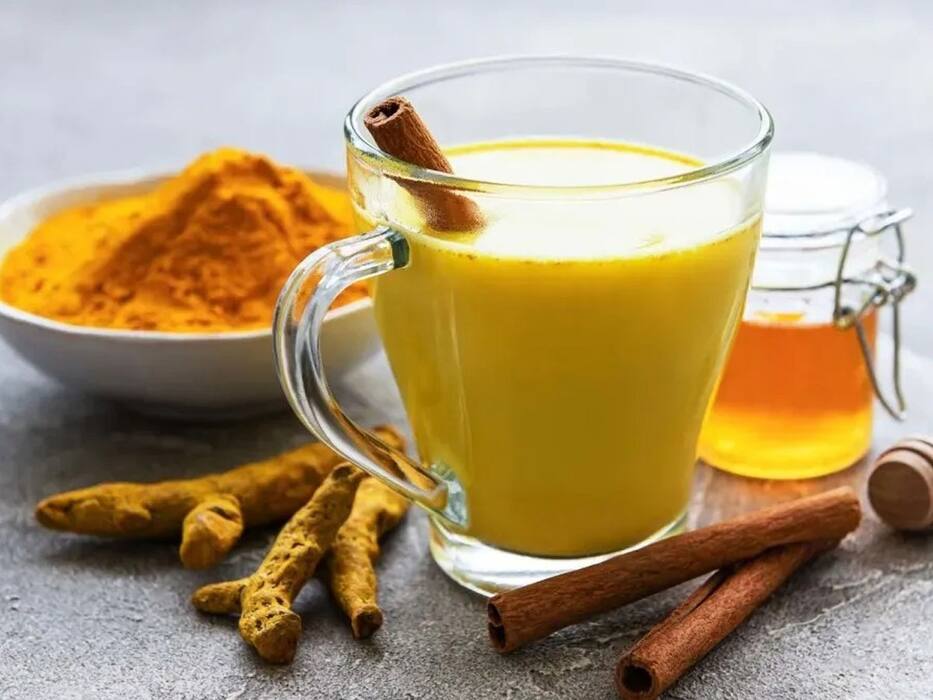 सर्दी की इन 5 बीमारी को शरीर से बाहर निकाल फेंकता है हल्दी वाला दूध! जानें किस वक्त पीने से होगा ज्यादा फायदा