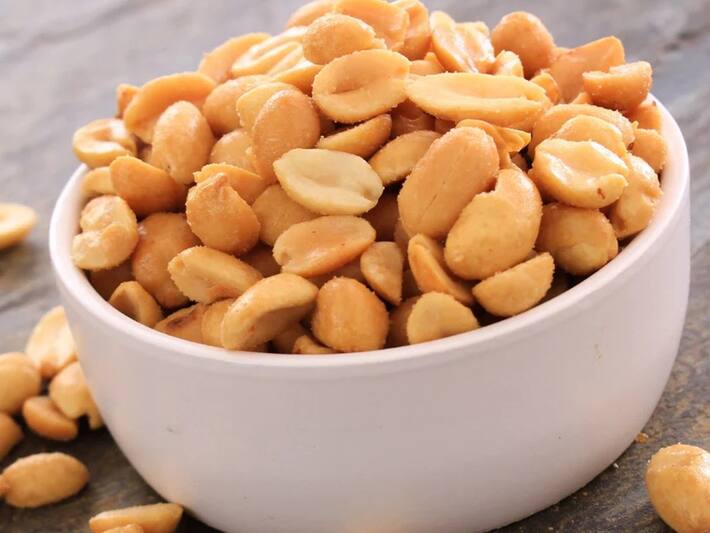Who Should Not Eat Peanuts इन 5 तरह के लोगों को भूलकर भी नहीं खानी
