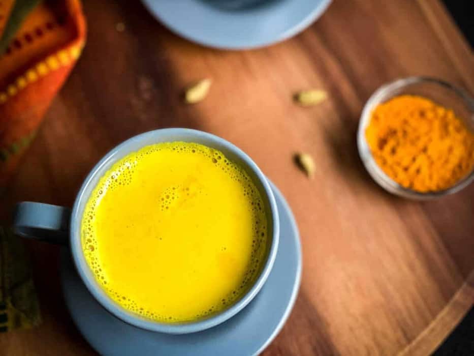 सर्दी की इन 5 बीमारी को शरीर से बाहर निकाल फेंकता है हल्दी वाला दूध! जानें किस वक्त पीने से होगा ज्यादा फायदा
