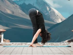 Benefits Of Forward Bend Pose (Hastapadasana)