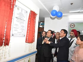 आधुनिक और पारंपरिक चिकित्सा पद्धति से होगा गंभीर रोगों का उपचार, देशभर के अस्पतालों में बनाया जाएगा 'इंटीग्रेटिव मेडिसिन विभाग'