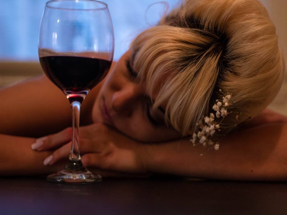 5 Reasons You Might Be Waking Up In The Middle Of Night