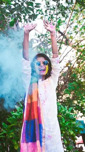 Holi 2023 में हेल्दी और कूल रहने के लिए पीएं ये ड्रिंक्स Holi 2023 में हेल्दी और कूल रहने के लिए पीएं ये ड्रिंक्स