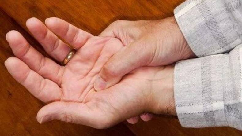 हाई कोलेस्ट्रॉल में हाथों-पैरों में होता है ऐसा, इस तरह की तकलीफों से परेशान हो जाते हैं मरीज