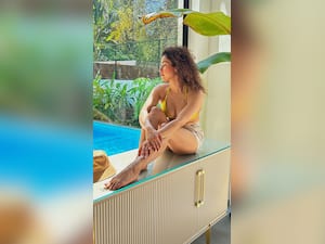 Sanya Malhotra's Birthday: 'Dangal Girl' Shares 5 Hairstyles For Curly Hair