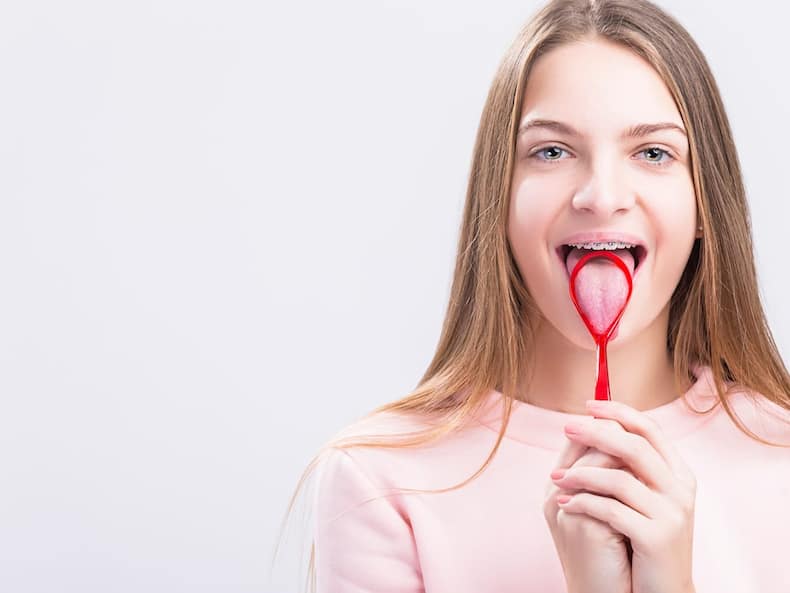 White tongue: रोज ब्रश करने पर भी जीभ पर सफेद परत? घर पर इन 5 आसान तरीकों से पाएं छुटकारा