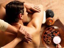 शरीर का दर्द और मांसपेशियों में तनाव से राहत दिलाते हैं ये 7 आयुर्वेदिक उपाय, बढ़ जाता है शरीर का ब्लड सरकुलेशन