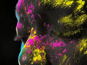 Holi 2023: हुड़दंग के दौरान आंखों में रंग चला जाए तो क्या करें?