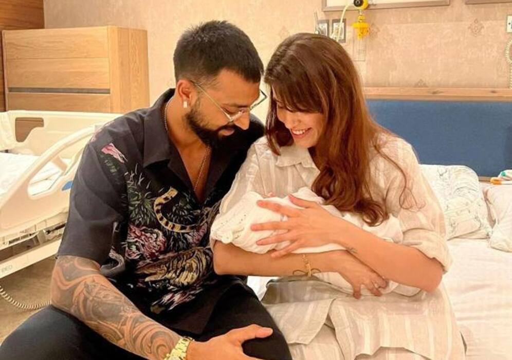 वेद पुराणों से निकले इन 10 नामों का मतलब है बहुत गहरा, प्रियंका चोपड़ा से लेकर सोनम कपूर ने यही से लिए नाम