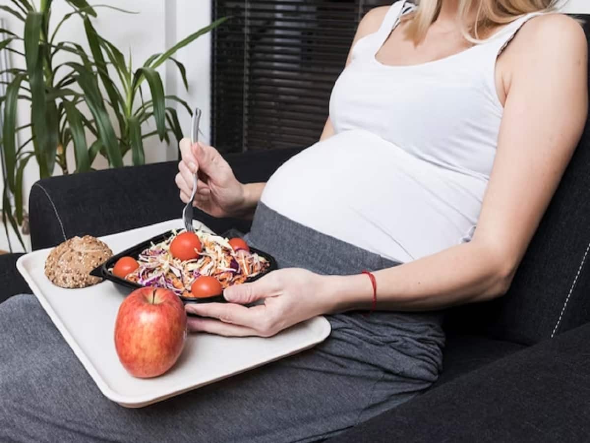 Why Is It Essential To Eat Healthy During Pregnancy? Explains Nutritionist