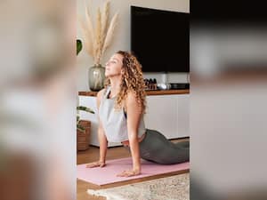 10-Minute Morning Yoga Routine For Beginners