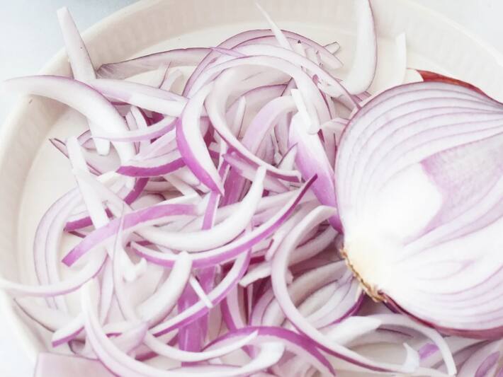 High cholesterol कच्ची लाल प्याज से कंट्रोल होगा Bad Cholesterol