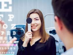 अंतर्राष्ट्रीय महिला दिवस: महिलाएं अपनी आंखों का कैसे रखें ध्यान?