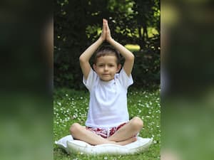 बेटे में चाहते हैं राम जैसे गुण तो बचपन से ही उसे सिखाएं ये 8 बातें