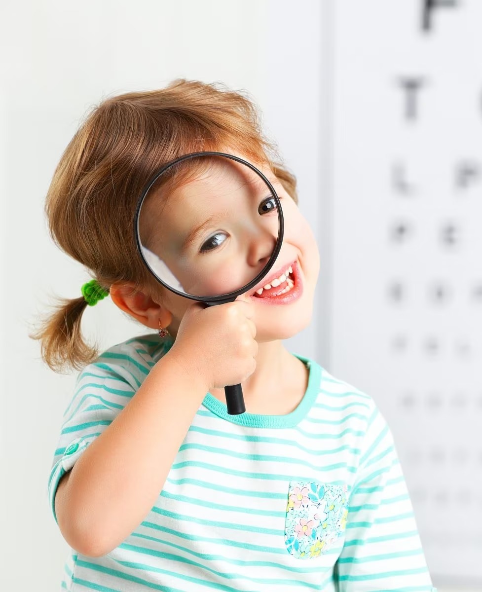 आंखों की रोशनी को कम होने से रोकेंगे ये 8 टिप्स