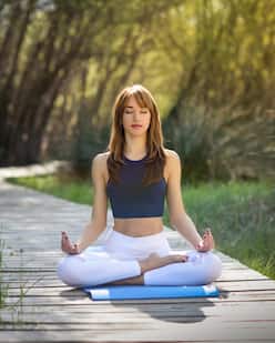 Yoga tips: सुबह सिर्फ 10 मिनट करें ये 8 योगासन दिनभर एनर्जी रहेगी फुल