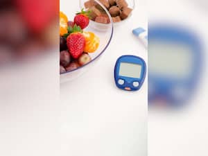 10 Best Low-Sugar Fruits To Keep Diabetes Under Control