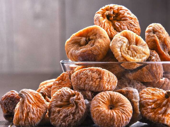 Garmi me kaun se dry fruit khana chahiye शरीर को ठंडा रखने के लिए