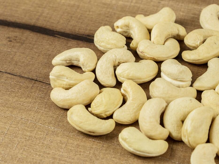 Cashew Nuts Health Benefits For Women: Is Eating Cashew Nuts Good For Weight Loss?
