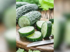 गर्मियों में सिरदर्द से छुटकारा दिलाने वाले 8 फूड्स