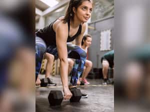 आपको दिनभर खुश रखेंगी ये 8 मॉर्निंग एक्सरसाइज