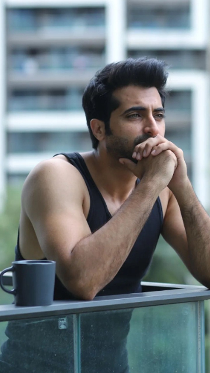 Akshay Oberoi के ऐब्स दे सकते हैं ऋतिक-टाइगर को भी टक्कर, जानें 7 फिटनेस सीक्रेट