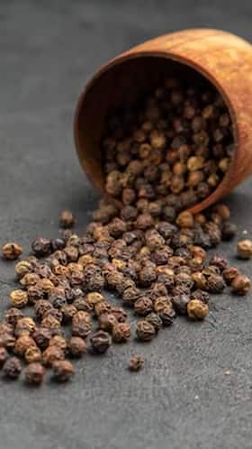 Black Pepper Benefits: काली मिर्च खाने के फायदे