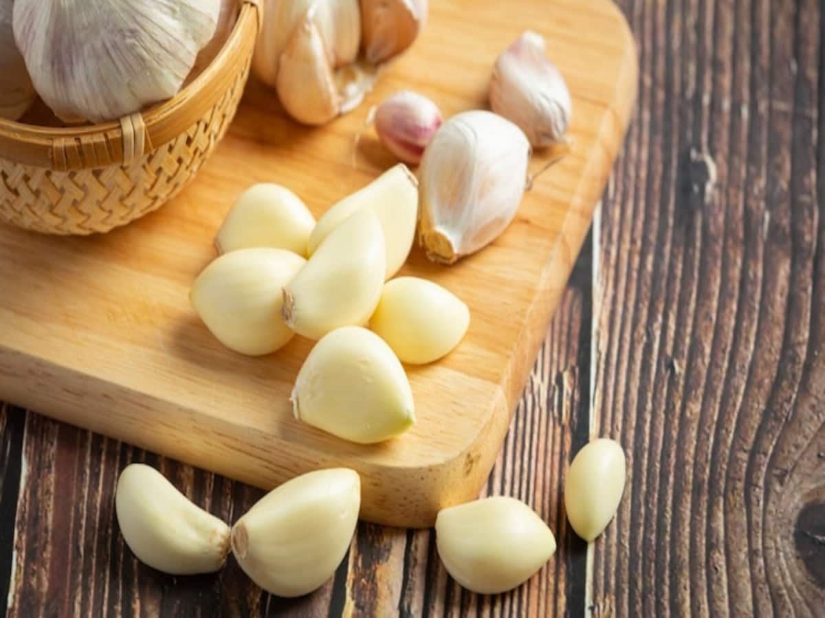 Garlic On An Empty Stomach Health Benefits: 7 Things That Can Happen Inside Your Body