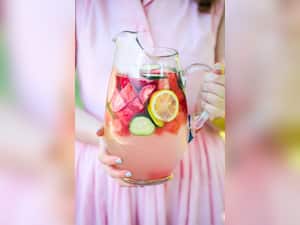 गर्मियों में पानी से ज्यादा प्यास बुझाने वाली 8 चीजें