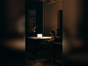 9 Dos And Donts For People Who Work Night Shifts