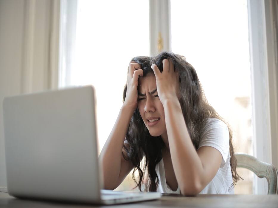 Techno- Stress: Sudden Shut-downs, Pop-ups Can Act as Triggers
