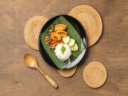 Banana Leaves: 5 Reasons Why You Should Replace Plastic Plates With Banana Leaves