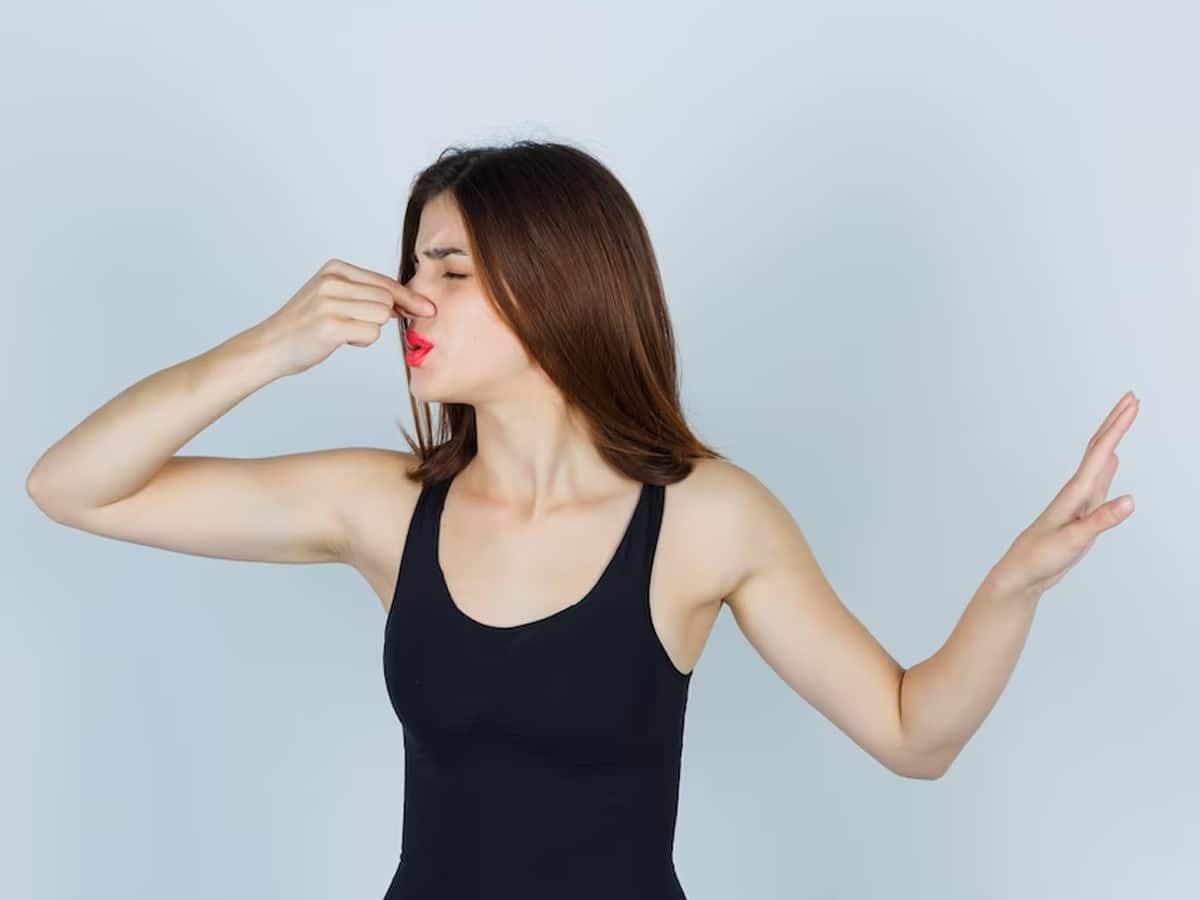 Foods For Bad body Odor खराब भोजन भी है पसीने की दुर्गंध का कारण