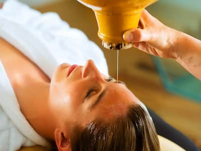 Shirodhara: Uses And Benefits Of This Ayurvedic Therapy