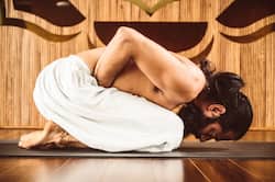 Frog Posture (Bhekasana): How To Practice, Benefits And  Precautions