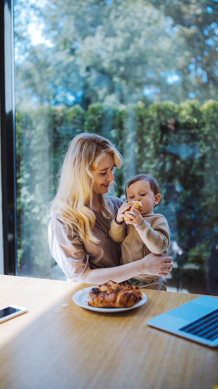 Unable To Feed Your Child Healthy Food? Here Are 8 Hacks!