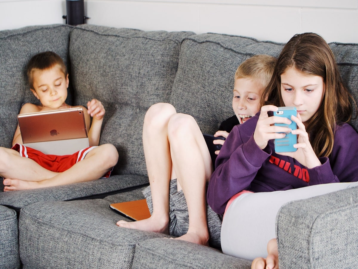 Smartphone Use And Mental Health: Should Children Be Allowed To Use Them?