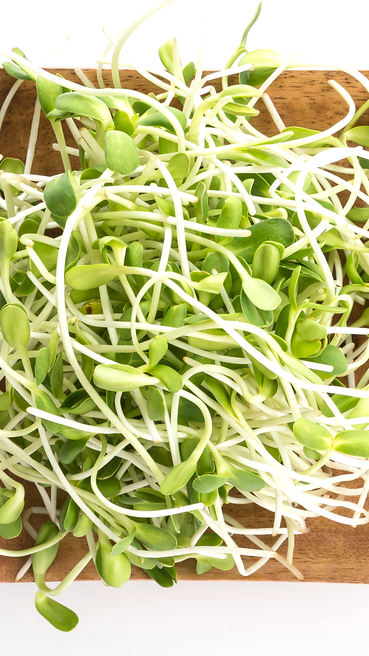 8 Pros And Cons Of Eating Raw Or Cooked Sprouts