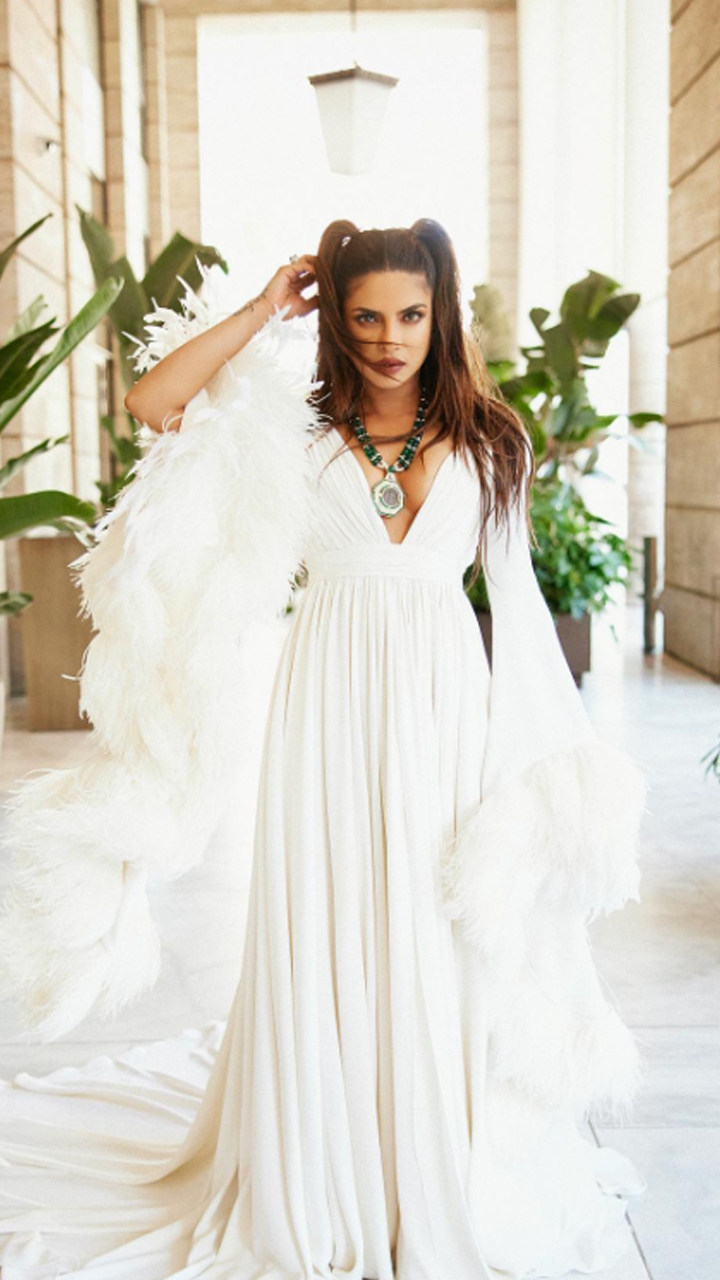 Priyanka Chopra's Birthday: 10 Beauty Hacks By Our 'Desi Girl'