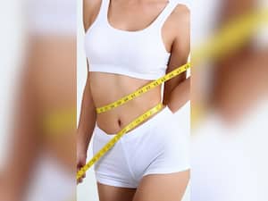 बिना जिम और डाइट के इन 8 जूस से बेली फैट करें कम