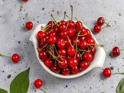 Cherries Are A Good Pre And Post-Workout Food, Says Nutritionist Kavita Devgan