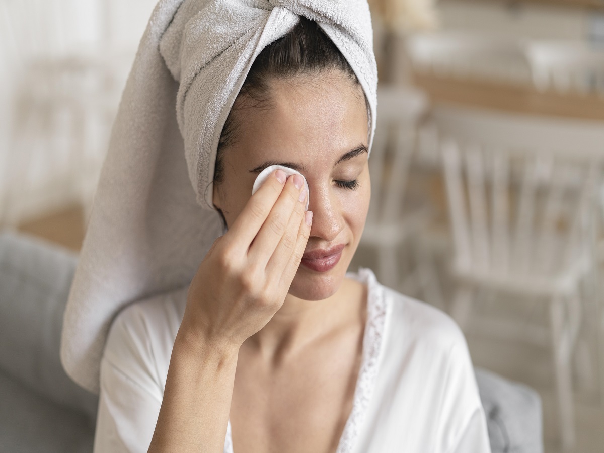 Get Rid Of Dark Circles And Tired Eyes With These Superfoods