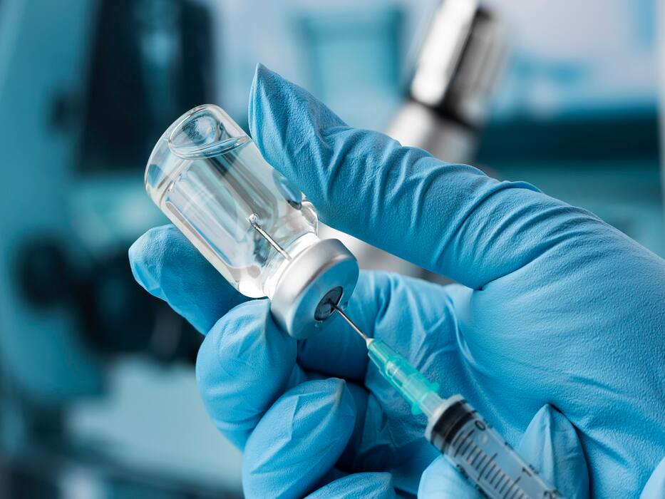 All You Need To Know About The New COVID-19 Booster And RSV Vaccine
